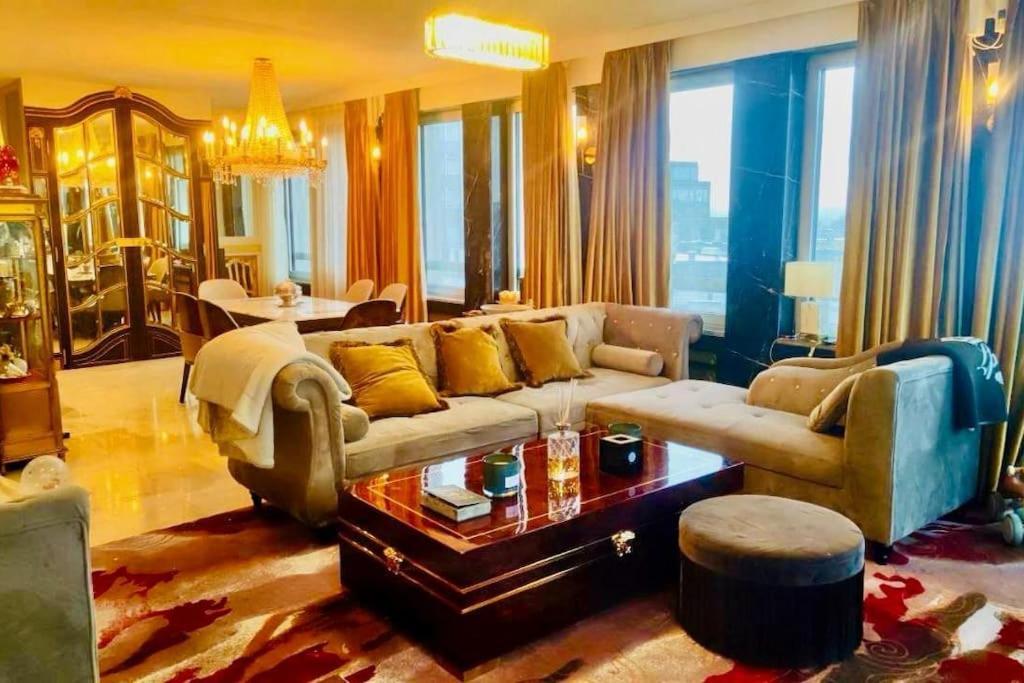 Luxe Spa-hammam Views Centre Pkg Apartment